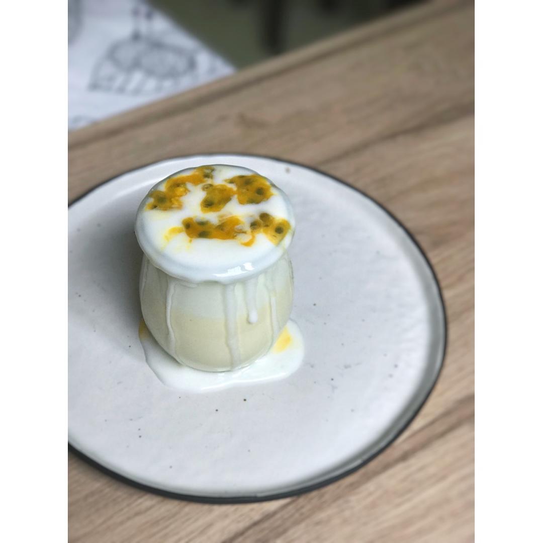 百香果酸奶意式奶冻<Passionfruit Yogurt Panna Cotta>