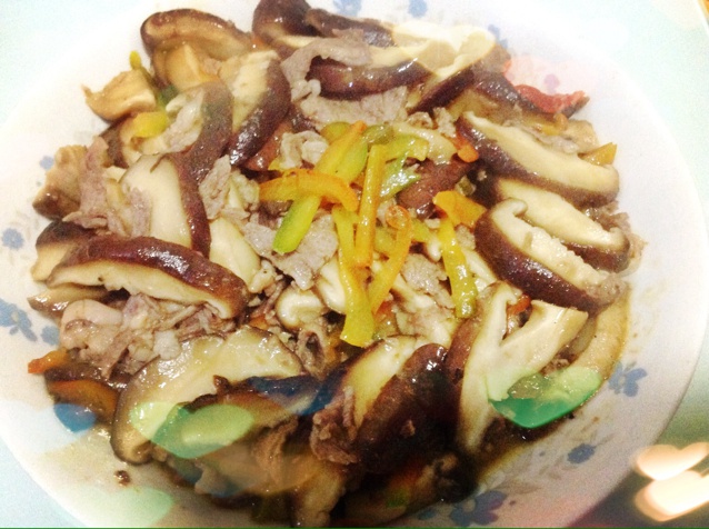 香菇炒肉，超级下饭哦