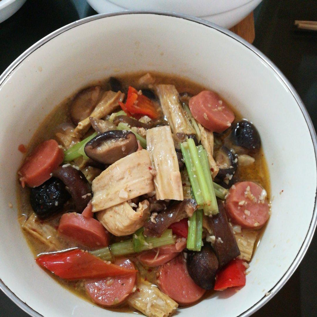 沙茶火腩炆枝竹