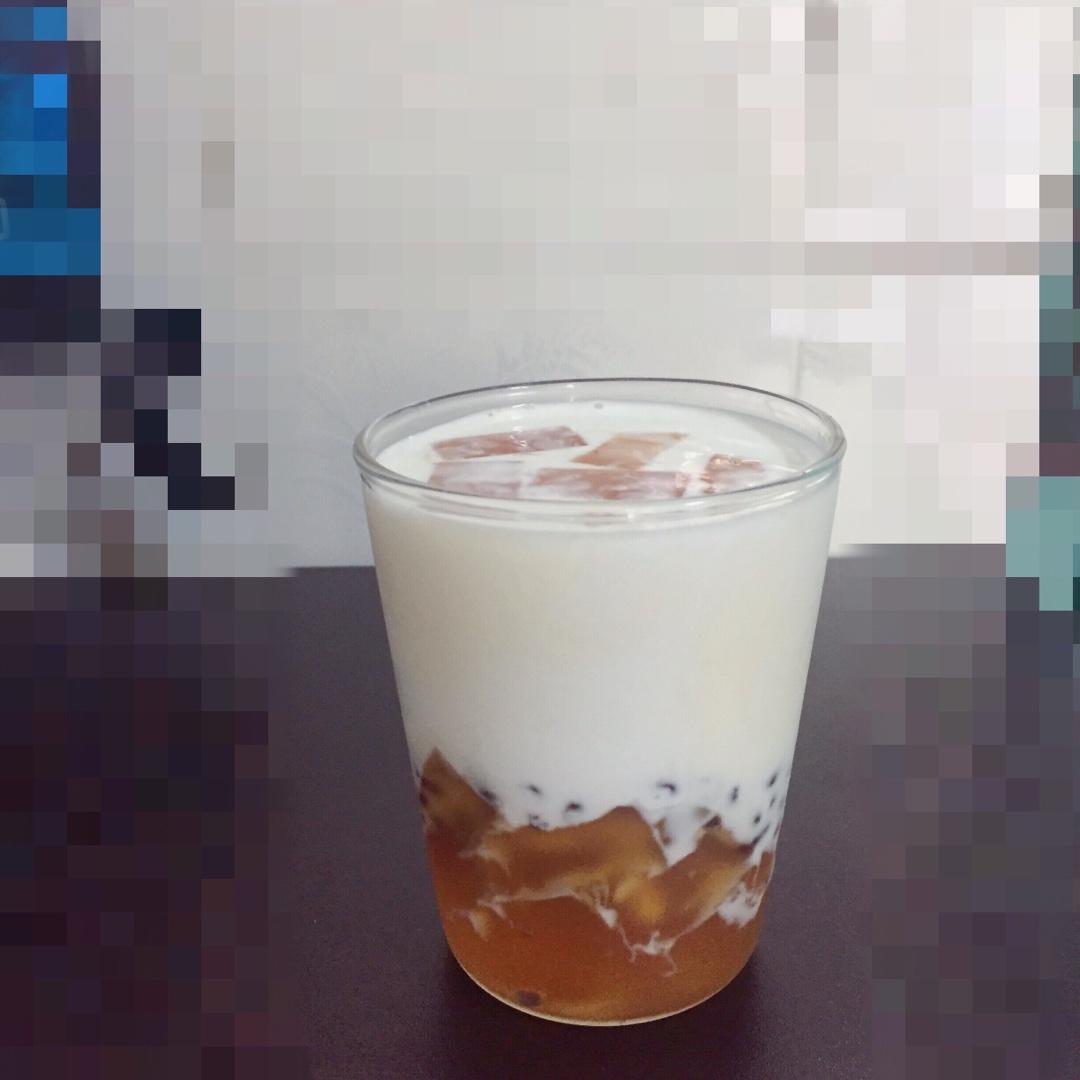 比奶茶还好喝的茉莉花茶冻鲜奶｜茶冻撞奶