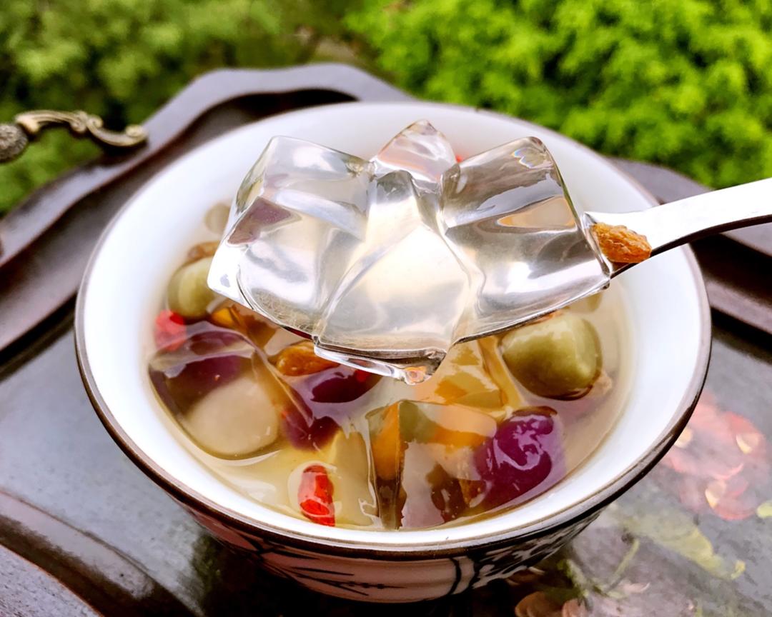 愿的美食做的枸杞芋圆冰粉