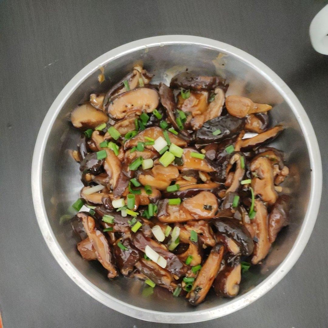 香菇这样炒比肉都好吃😋素炒香菇