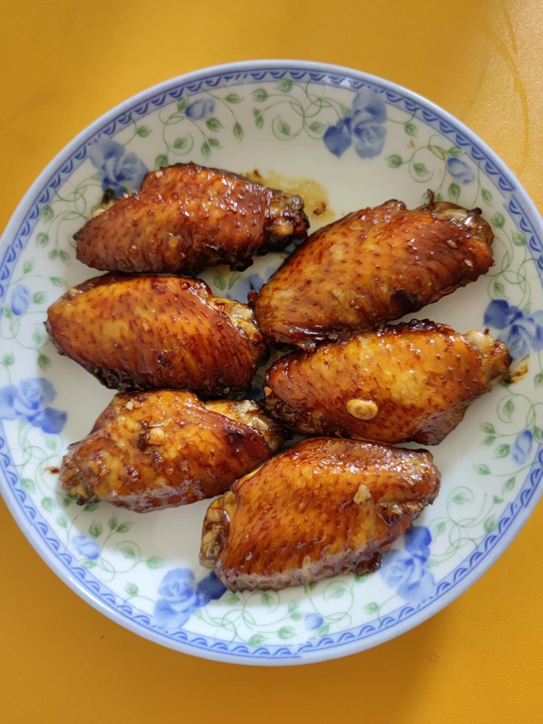 无比鲜嫩多汁的蒜香蜜汁鸡翅