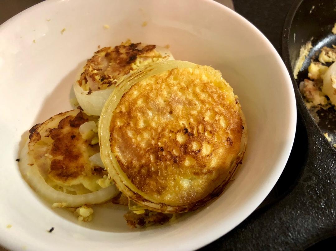 简单营养早餐鸡蛋洋葱圈饼