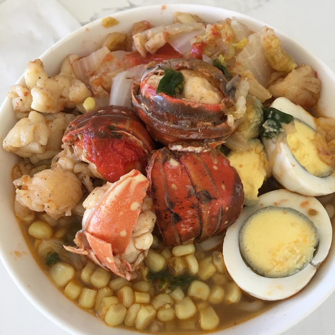 鲜香的龙虾伊面