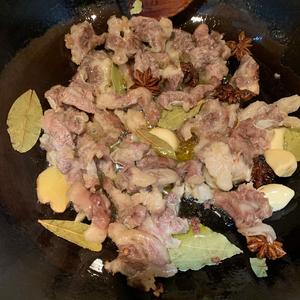 红烧牛腩，笋子烧牛肉的做法 步骤4