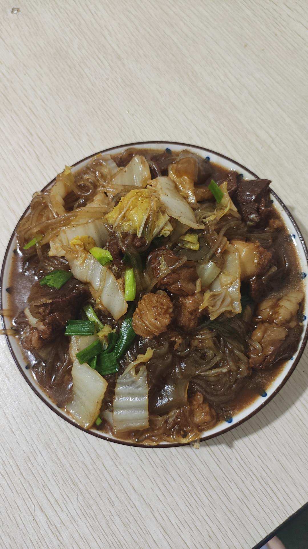 下雨天爱吃的白菜粉丝炖羊肉