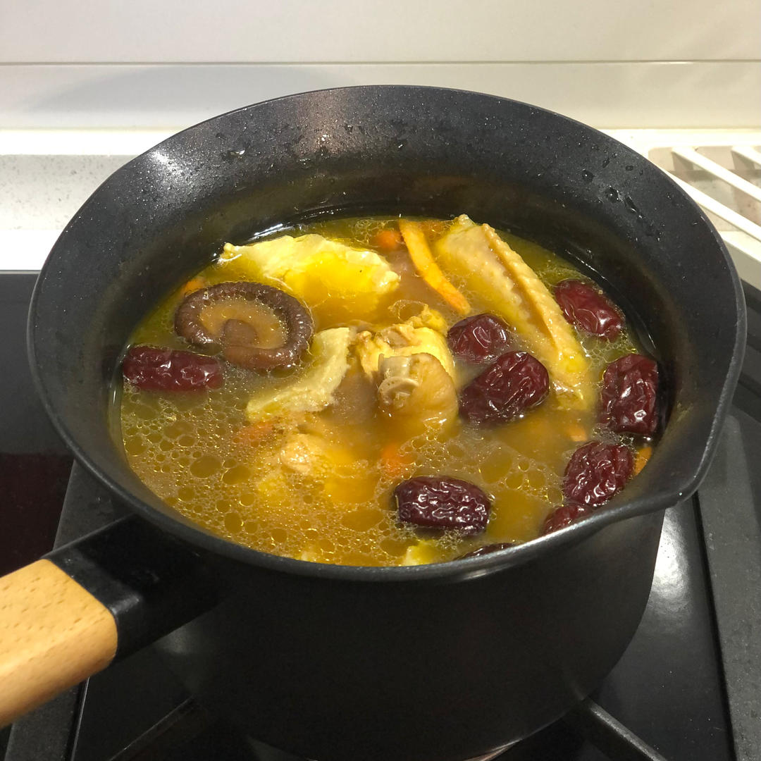 网红美食在家做｜金汤花胶鸡