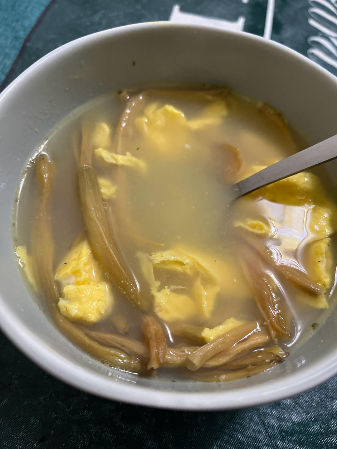 黄花菜煎蛋汤