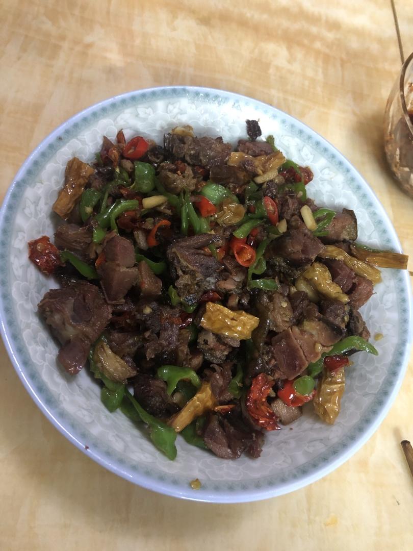 白辣椒炒腊鸭