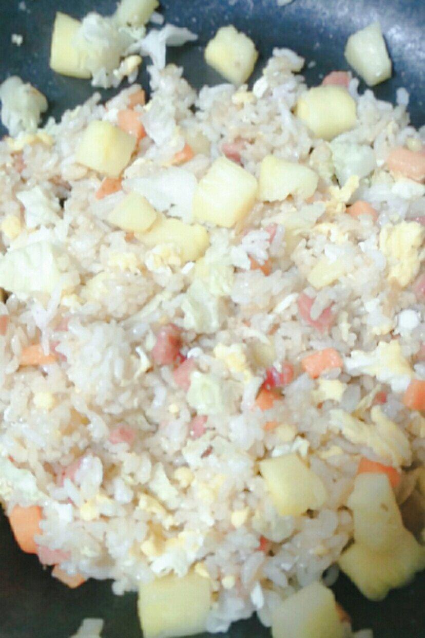 菠萝蛋炒饭