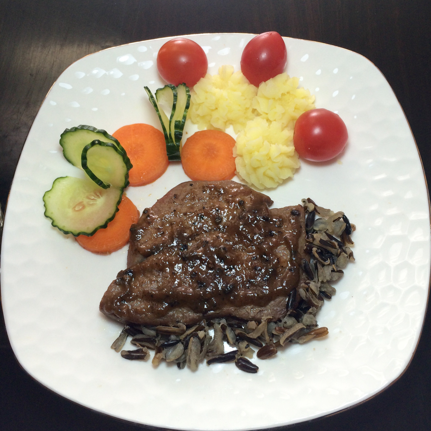 黑胡椒牛排（菲力牛排）—附黑胡椒汁的做法