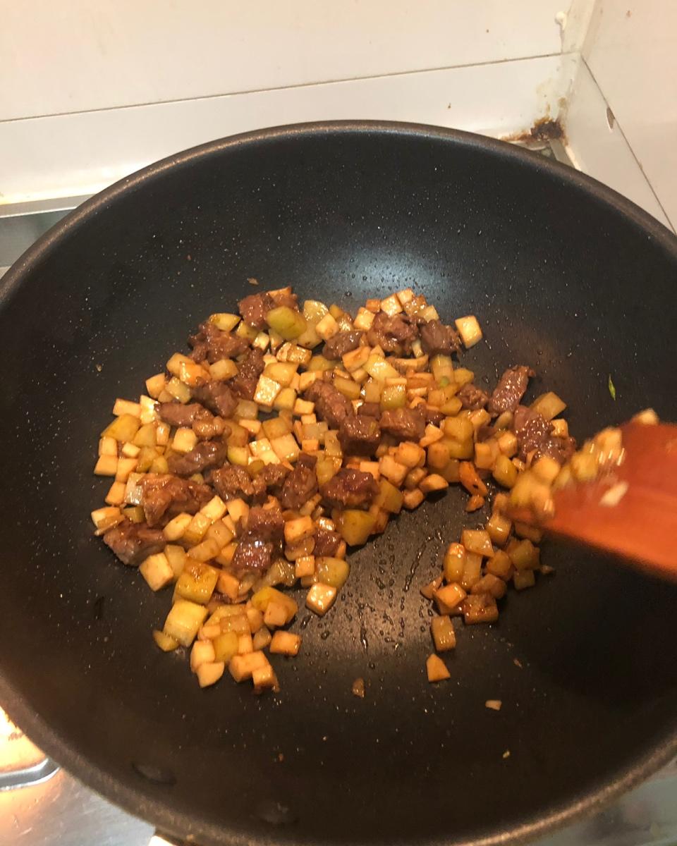 家常菜~杏鲍菇烧牛肉粒