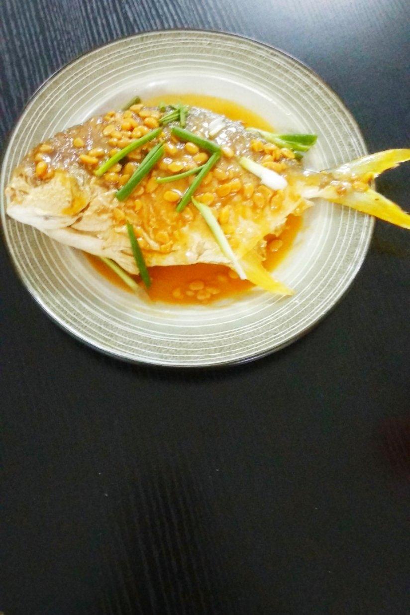 丁是丁做的普宁豆酱浇金鲳鱼