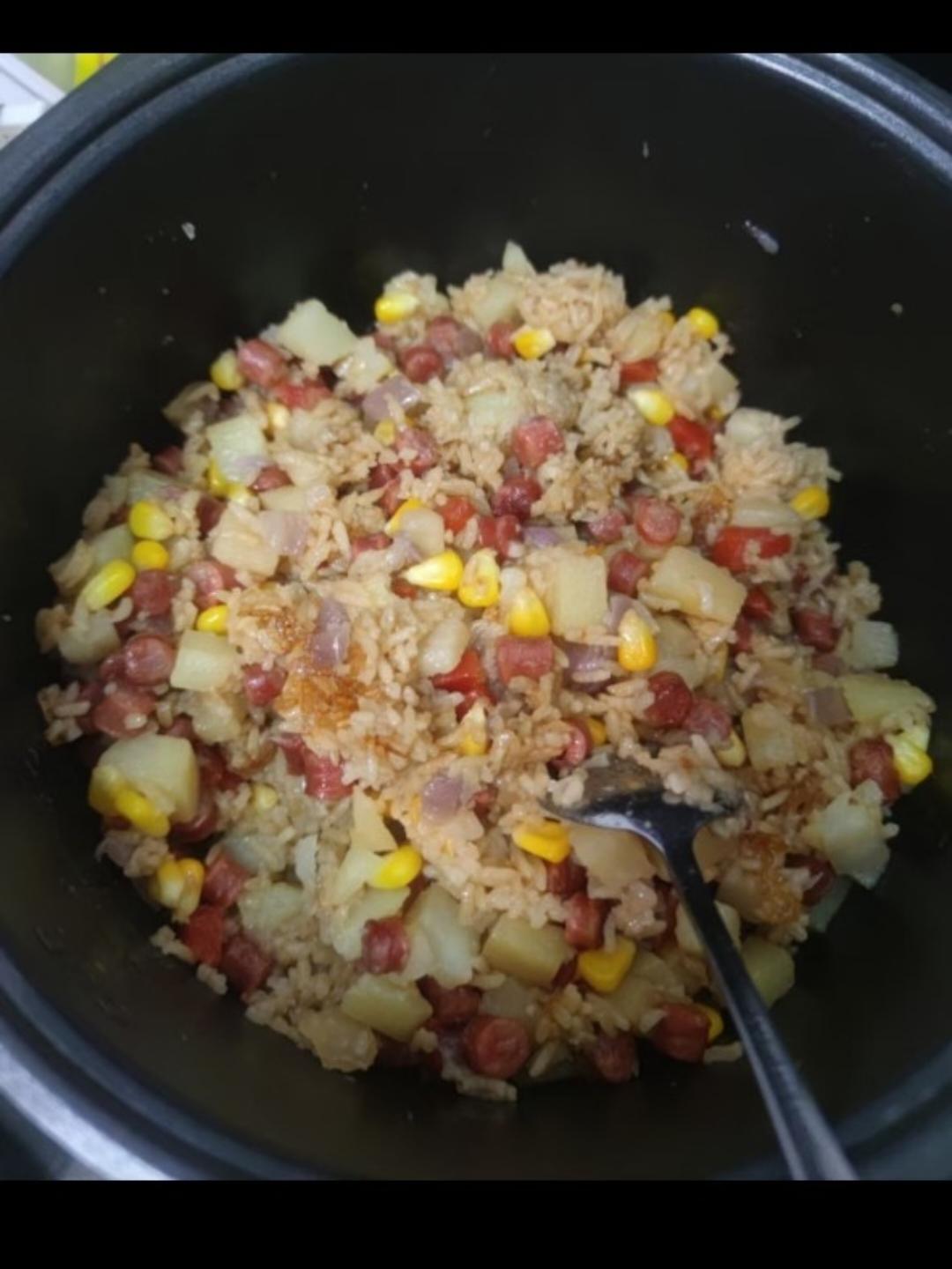 懒人版香肠土豆焖饭