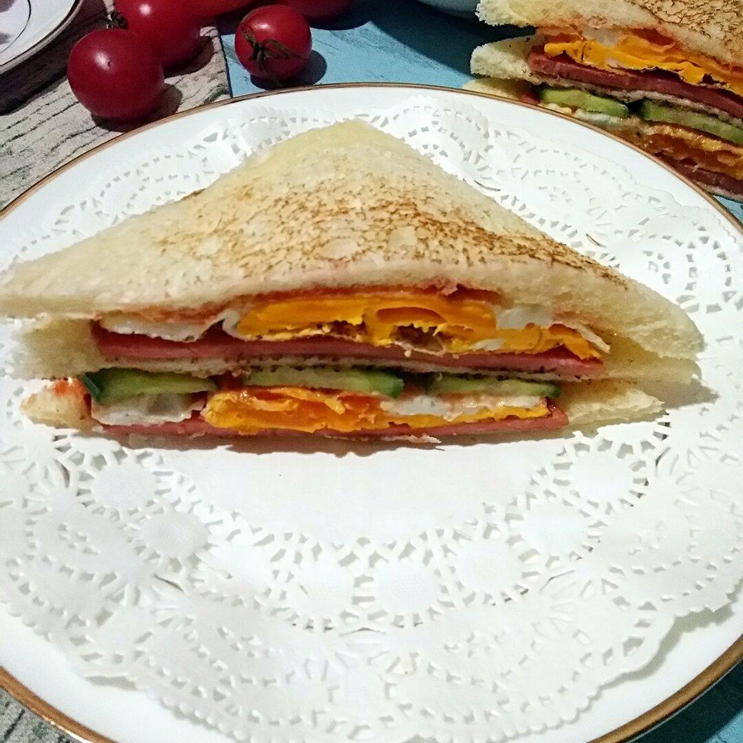 火腿芝士蛋三文治