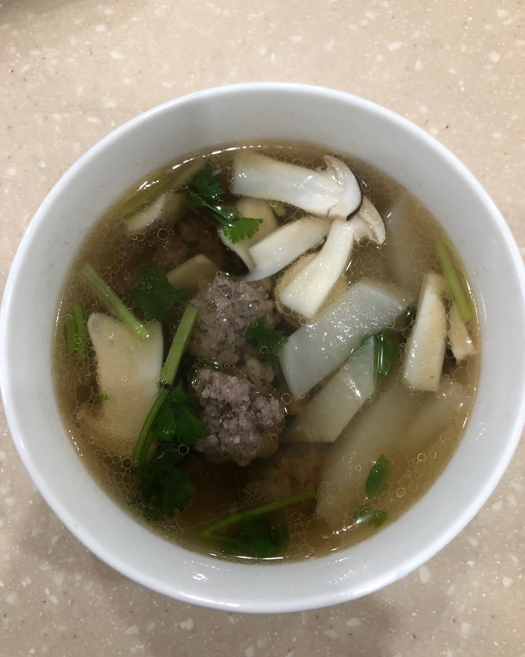 牛肉丸子萝卜汤