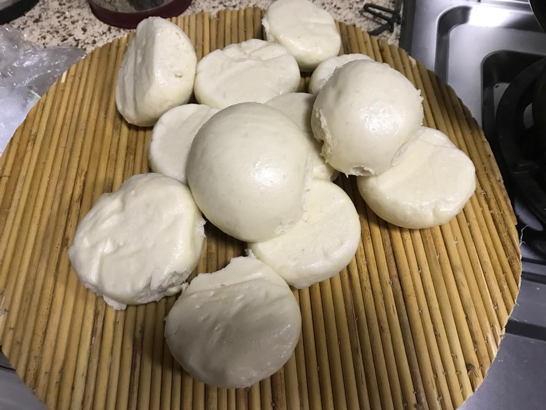 在面包机帮助下蒸馒头