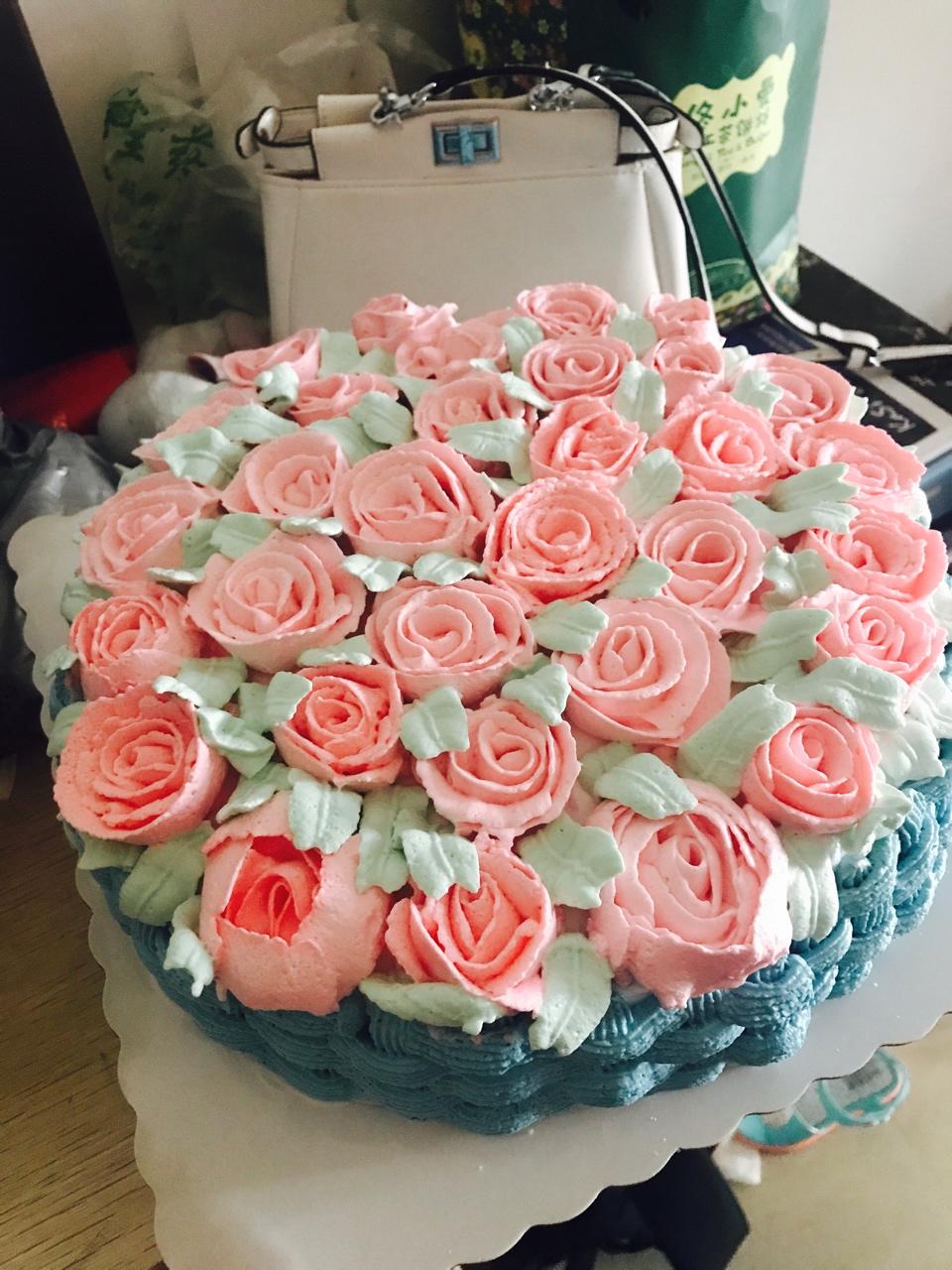 我有一宝欣做的玫瑰花束蛋糕