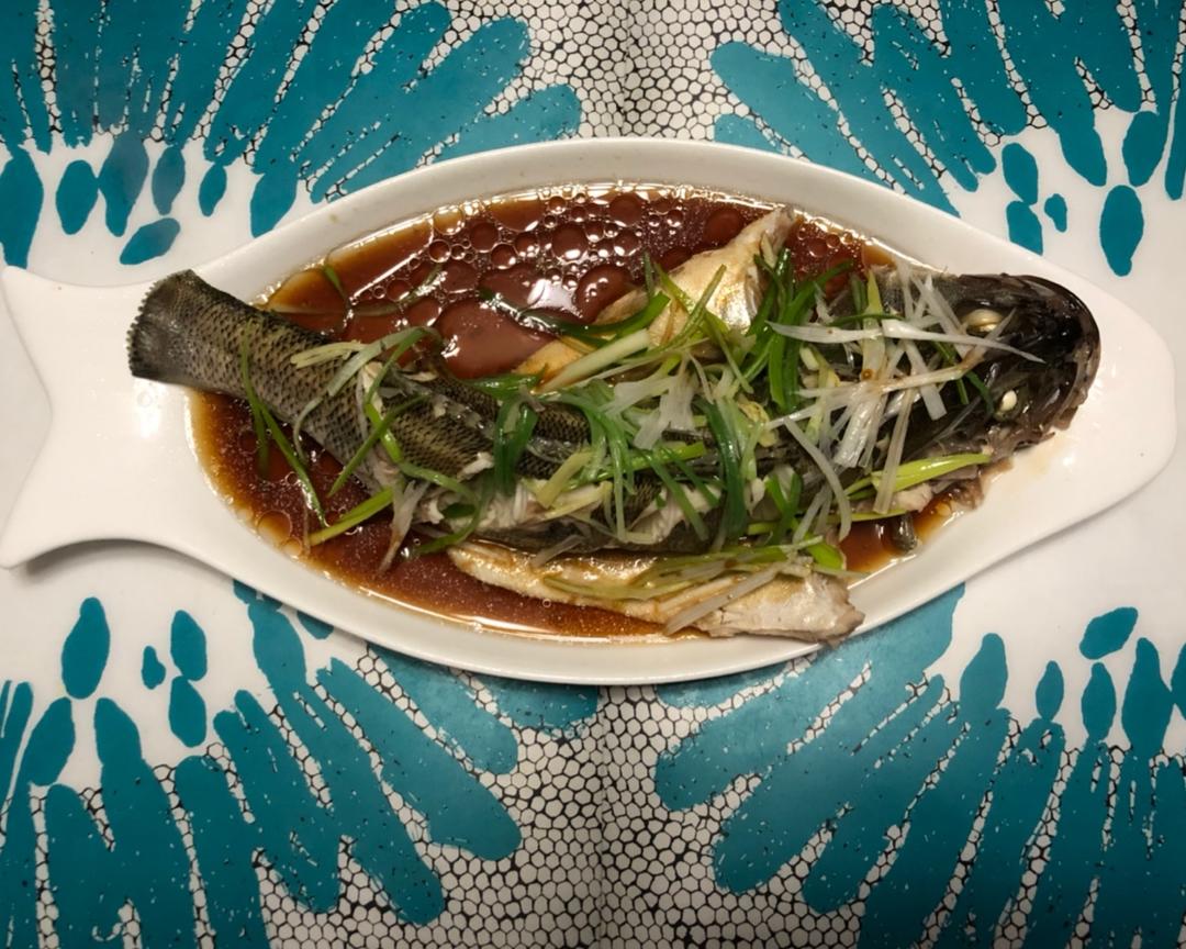 🐟清蒸海鲈鱼🐟的做法