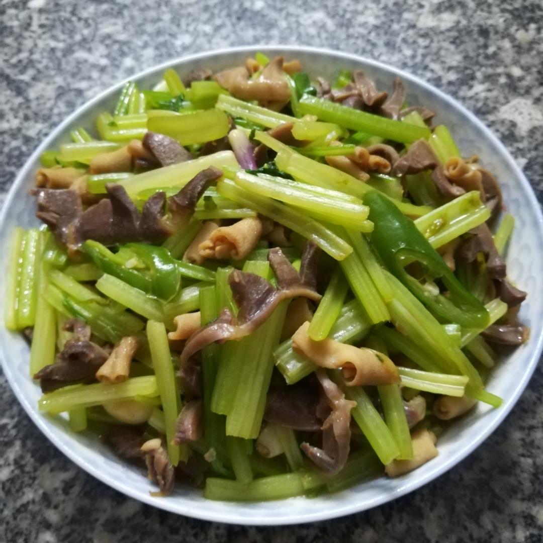 芹菜炒鸡杂
