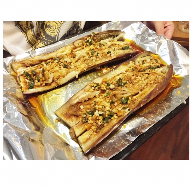 海鲜风味蒜泥粉丝烤茄子