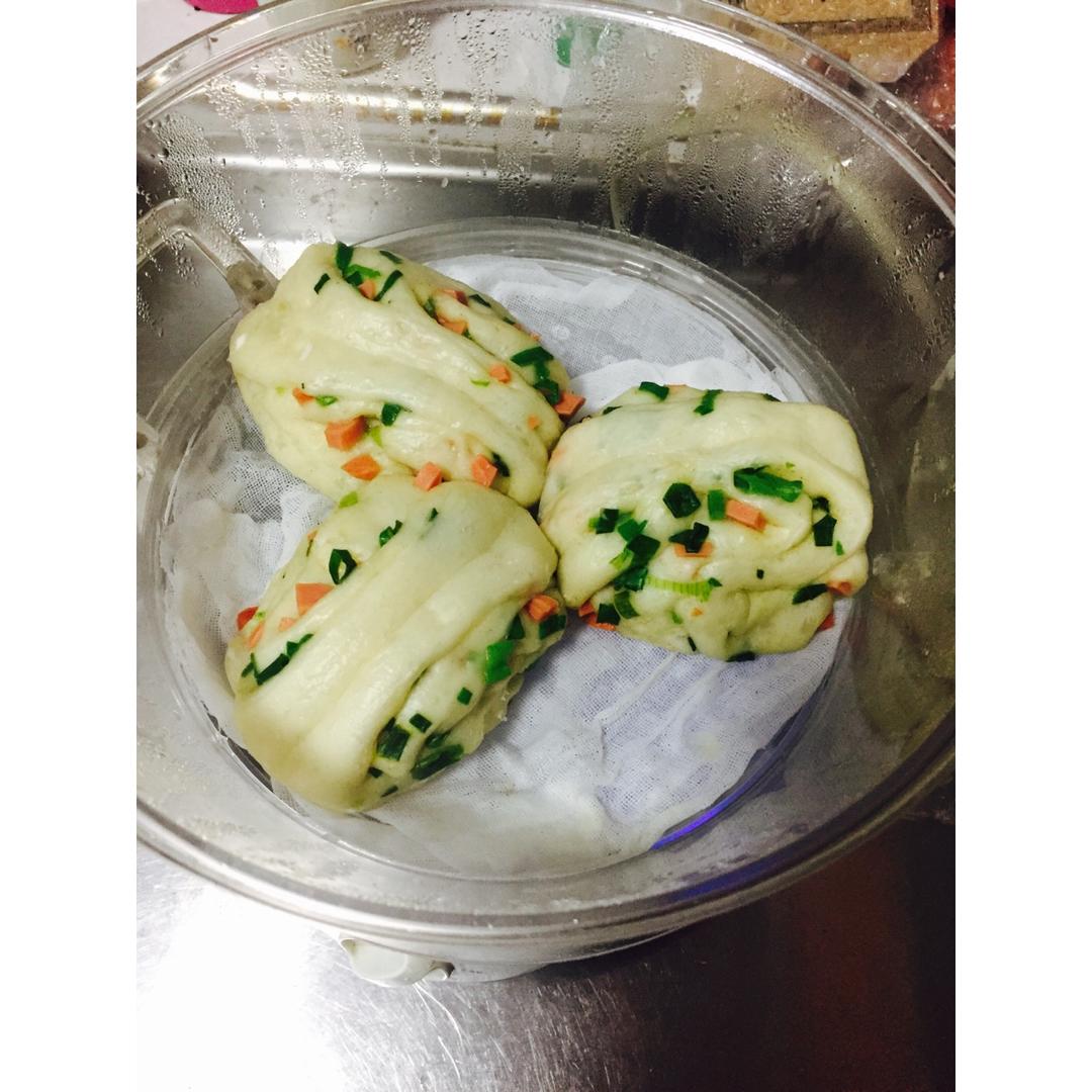 最好吃的火腿葱香花卷—附让葱不变黄的小窍门