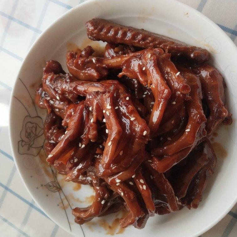 红烧鸭翅，可以当零食的鸭翅膀
