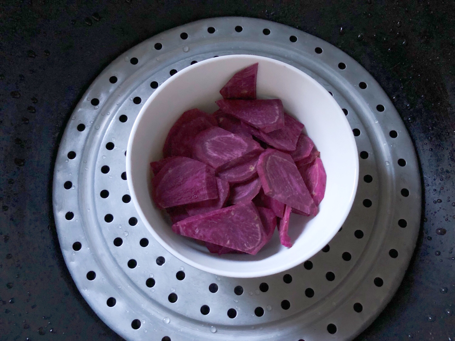 ㊙️好吃不长胖❗️入口即化的紫薯牛奶小方❗️❗️的做法 步骤1