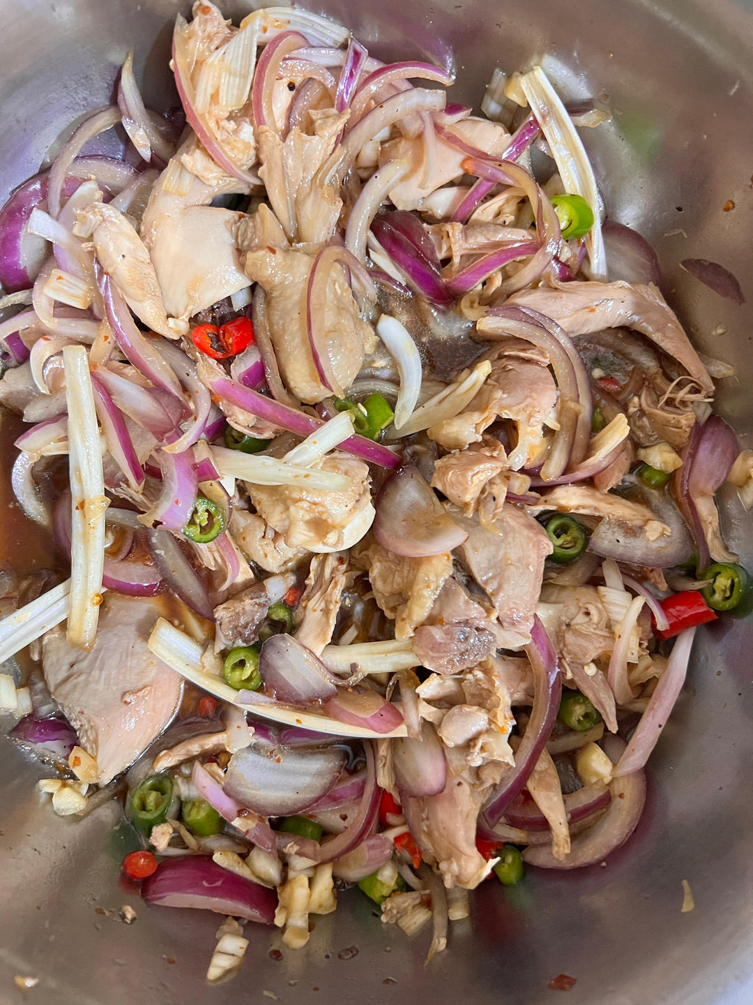 凉拌手撕鸡腿肉