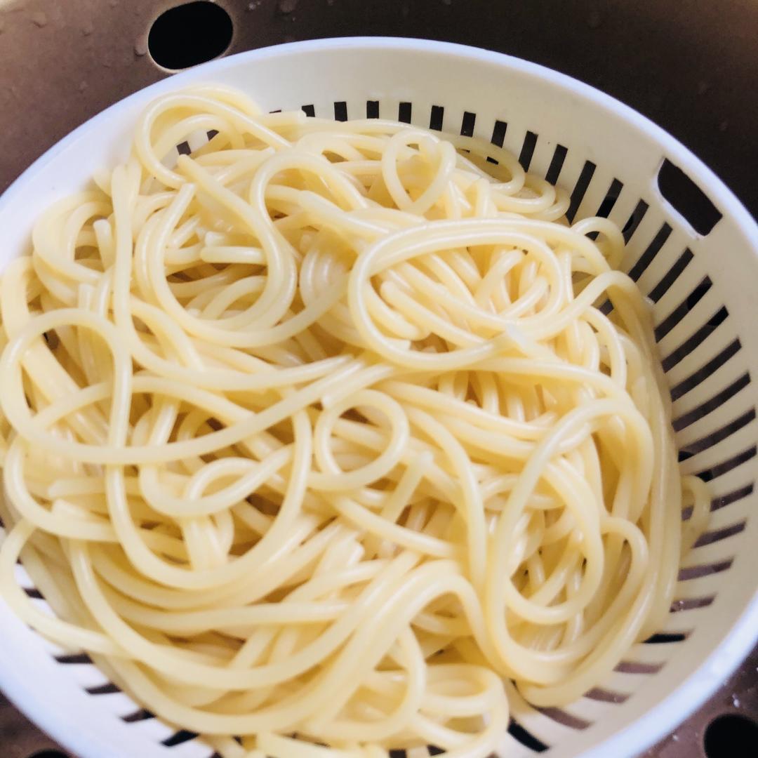 黑胡椒意大利面🍝的做法 步骤1