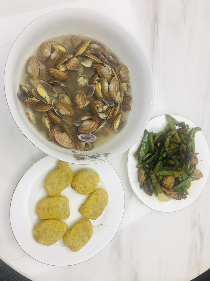 家庭版小炒肉，青椒五花肉，肥而不腻下饭菜，鲜辣香