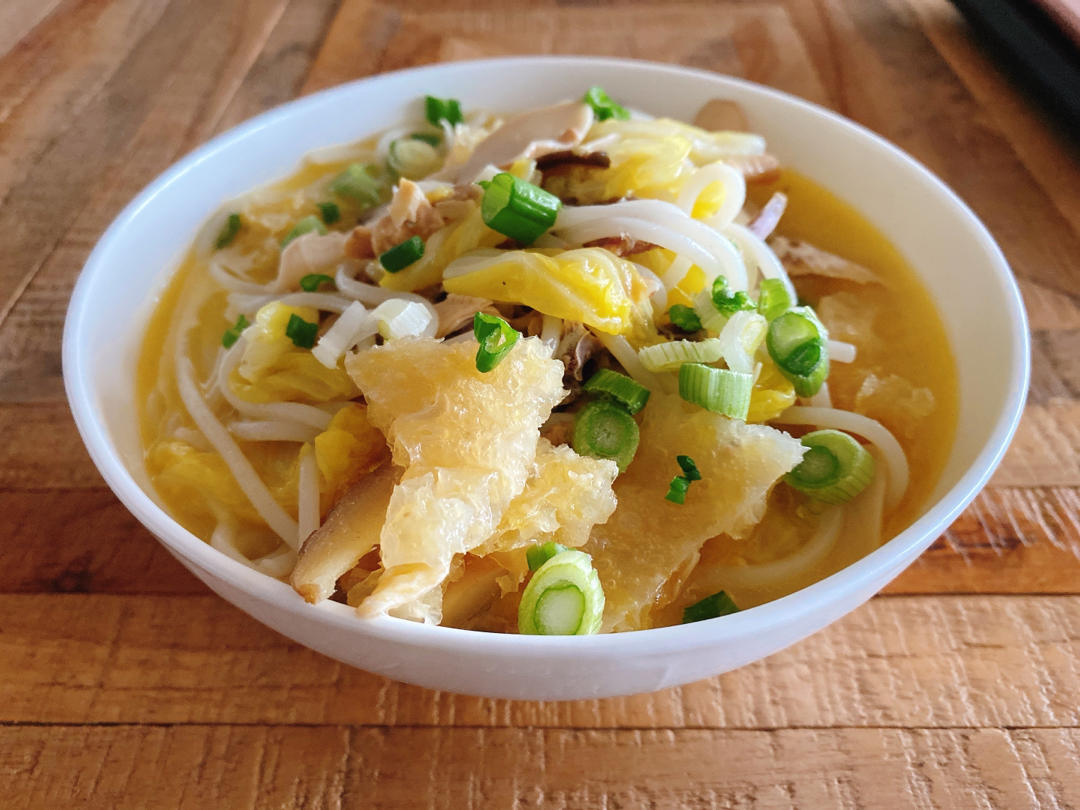 温村小厨分享作品早餐612021年1月31日黄油鸡皮肚白菜米线#早餐61