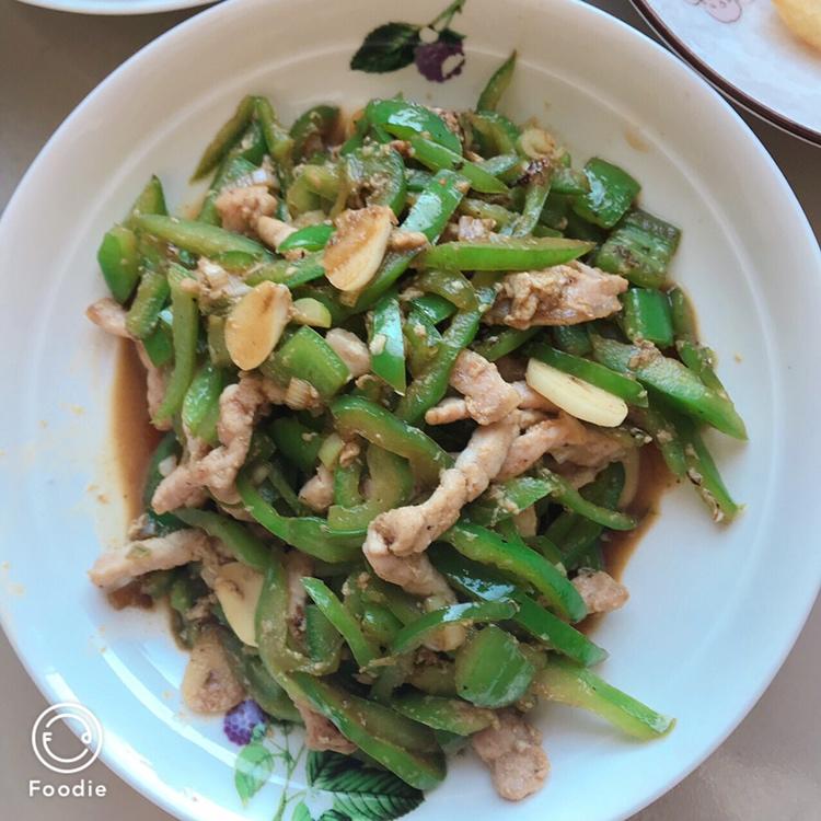 把鸡肉炒的嫩嫩的：青椒溜鸡片