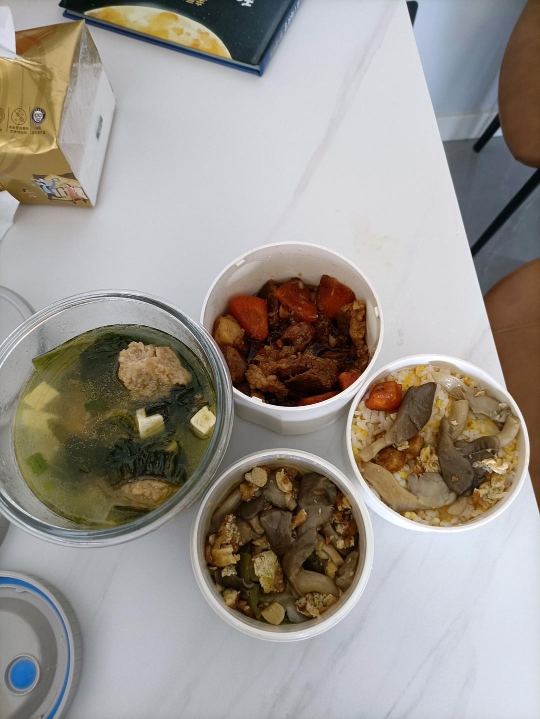 平菇青椒炒鸡蛋 好吃又营养的超快手家常菜