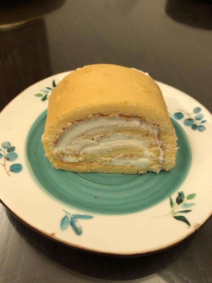 戚风奶油蛋糕卷