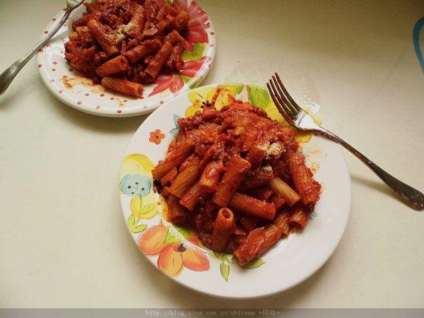 意大利茄汁肉酱面