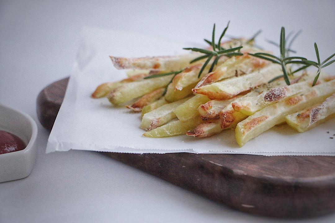 欧芹海盐烤薯条Chips with Parsley Salt——北鼎烤箱食谱