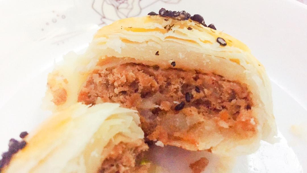排四个小时队也买不到的鲜肉月饼，秘诀是放麻油！