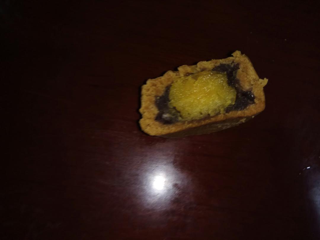 广式月饼－－蛋黄豆沙月饼