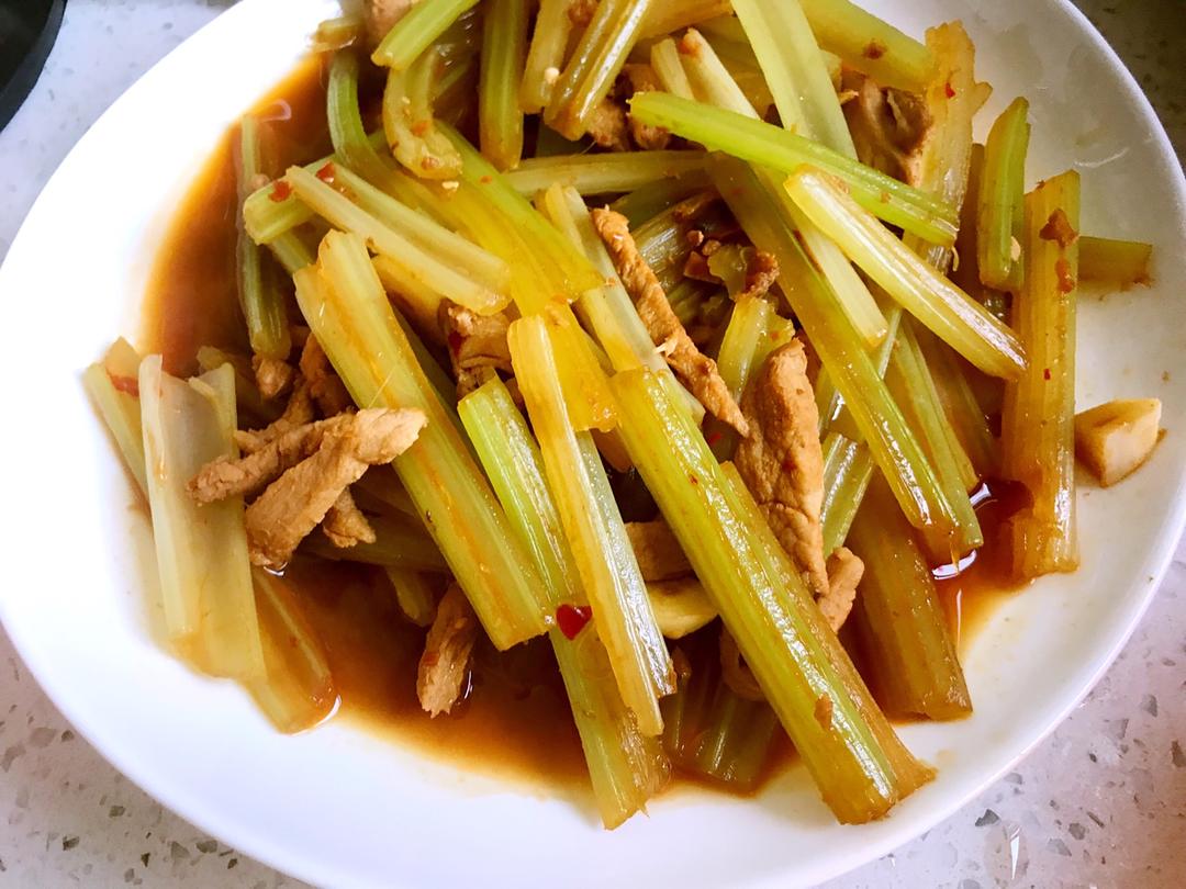 芹菜炒肉