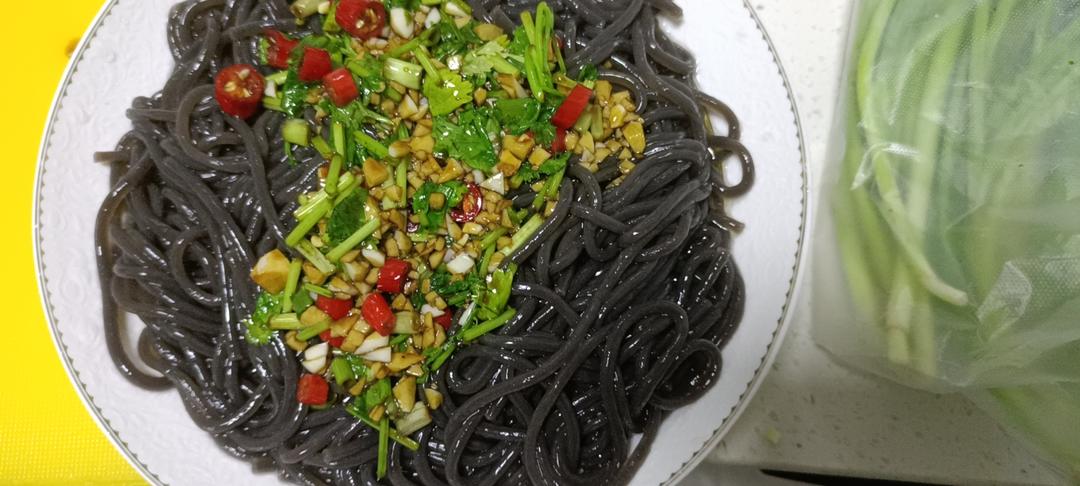 减脂爽口的凉拌蕨根粉！也太好吃了吧！！