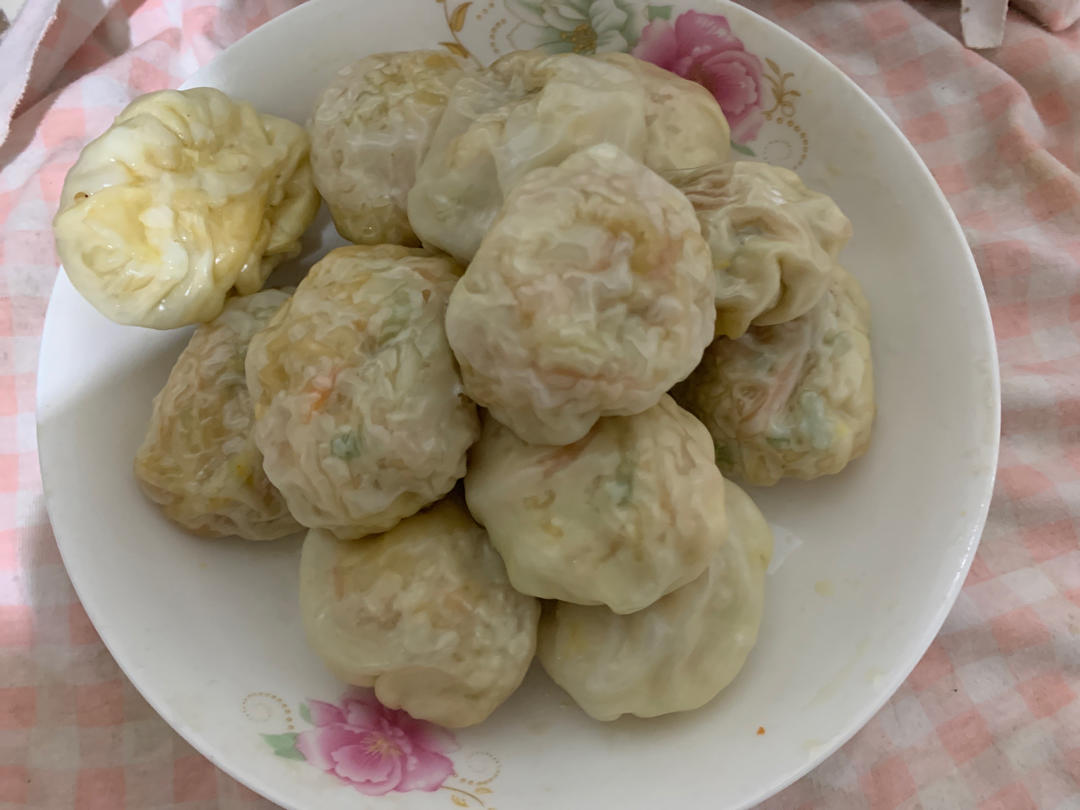 低脂低卡一口一个西葫芦鸡蛋素蒸包