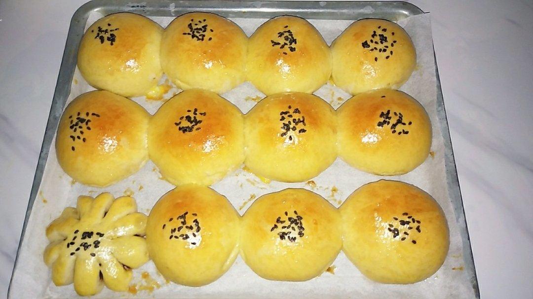 花朵豆沙面包