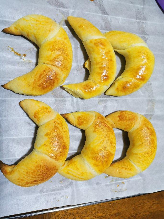 好看好吃的金牛角软面包