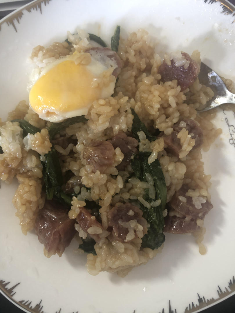 腊味煲仔饭，20分钟饭菜同出