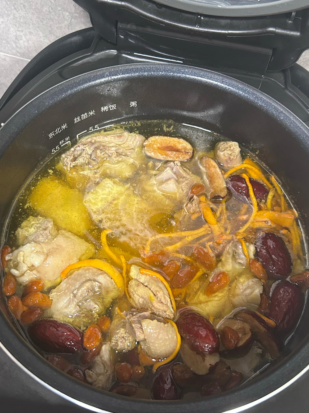 虫草花母鸡汤