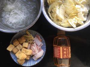 白菜豆腐粉丝汤的做法 步骤1