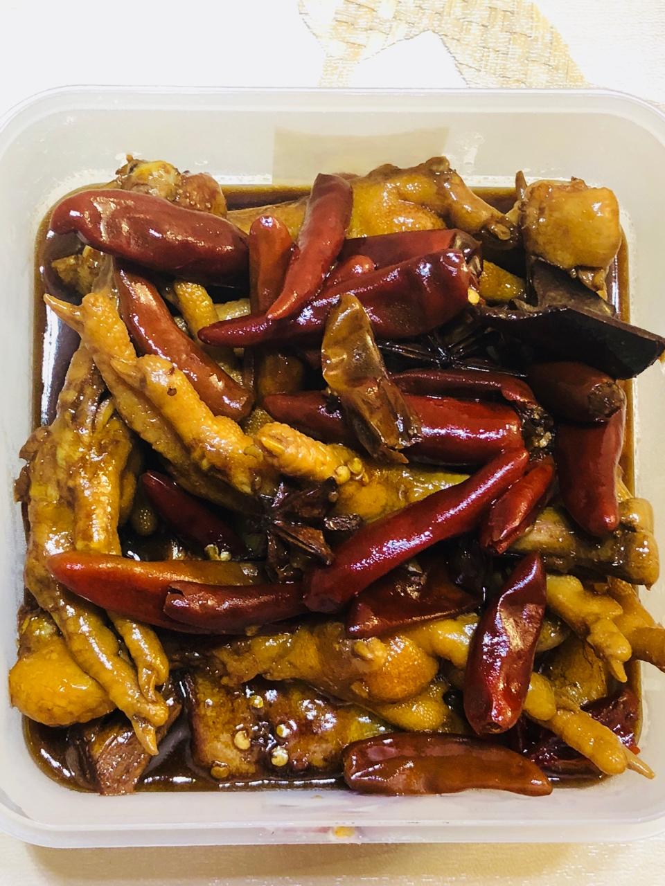 卤鸡爪子