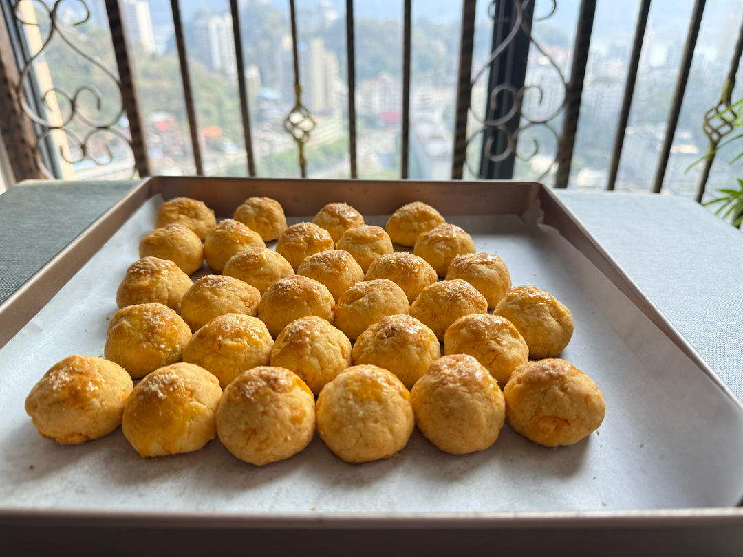 🔥日卖万盒👉椰香金沙咸蛋黄酥💥蛋黄控大爱‼️